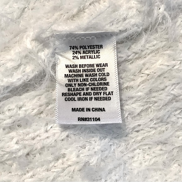 Cabana by Crown & Ivy New With Tag Eyelash Sweater with Sparkle XS White - Picture 5 of 7